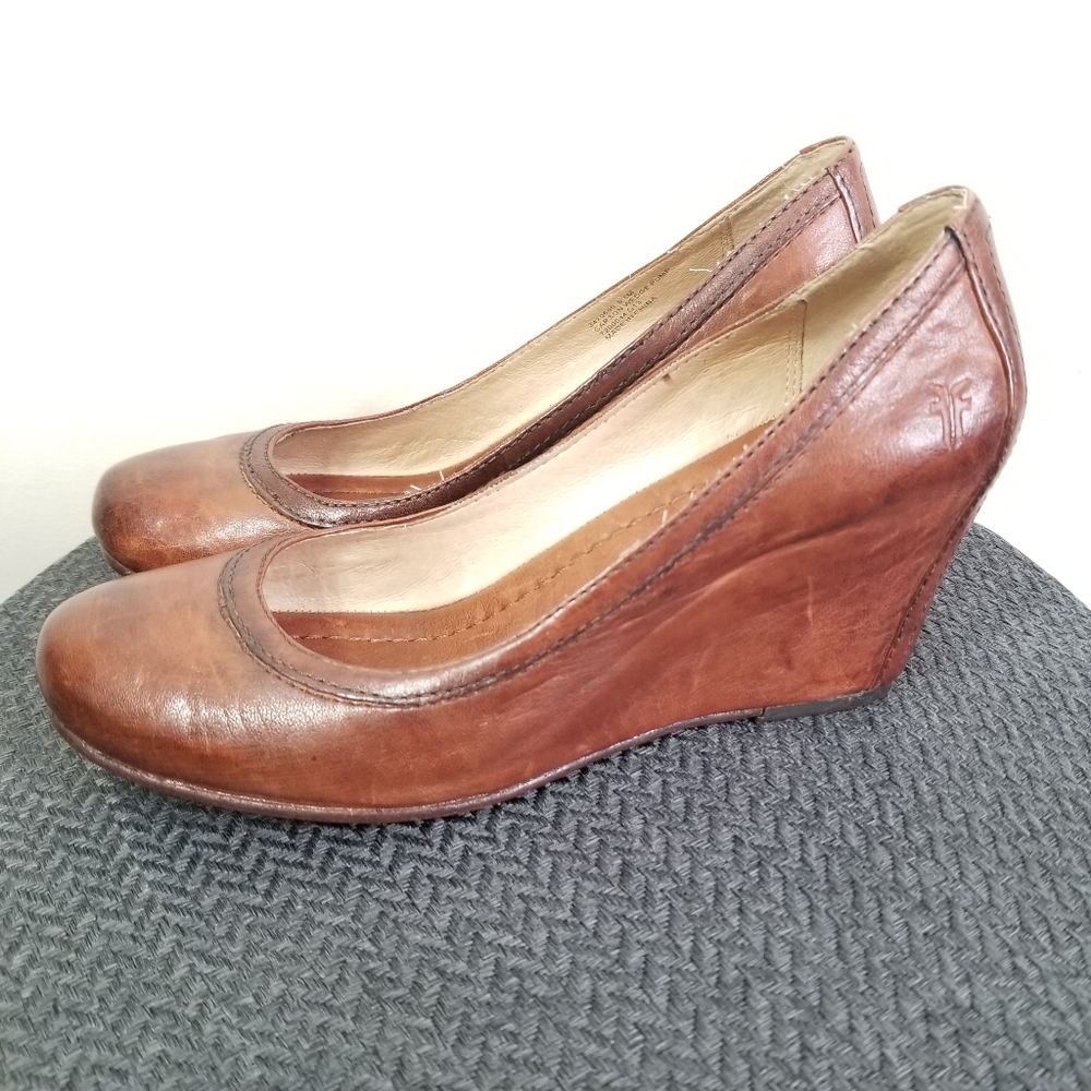 EUC Frye brown distressed wedges size 6.5